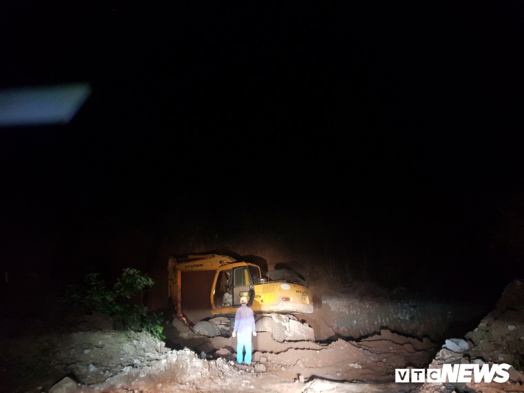 Nguyên trưởng công an xã ở Đắk Lắk thuê người khai thác đất trái phép, thách thức cơ quan chức năng ảnh 1