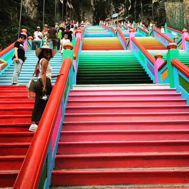 Vượt 272 bậc thang cầu vồng để đến ngôi đền cầu được ước thấy ảnh 4