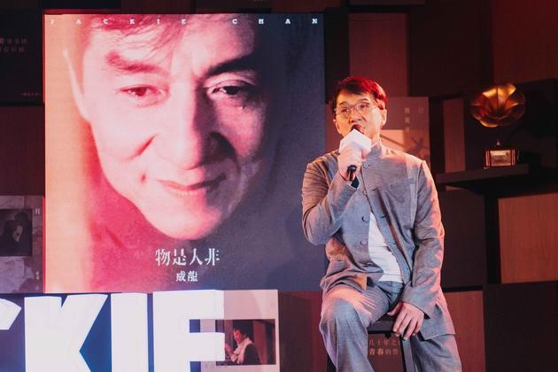 Thành Long động viên con trai giữa lúc con rơi 'đòi giải thích' ảnh 1