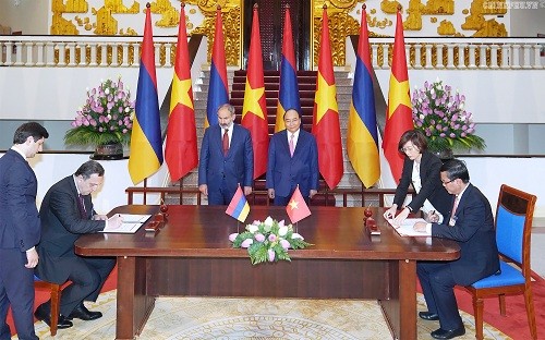 Thủ tướng Nguyễn Xuân Phúc hội đàm với Thủ tướng Armenia ảnh 3
