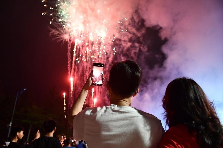 Dàn sao đình đám khuấy động đêm khai mạc Lễ hội du lịch biển 2021 tại Sầm Sơn ảnh 4