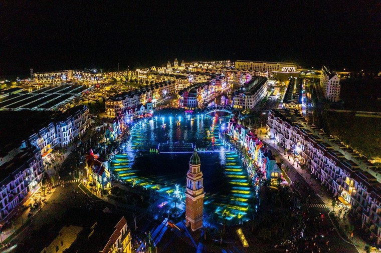 Shop VinWonders đón trọn lợi thế từ trào lưu du lịch, mua sắm ‘trả thù’ ảnh 2