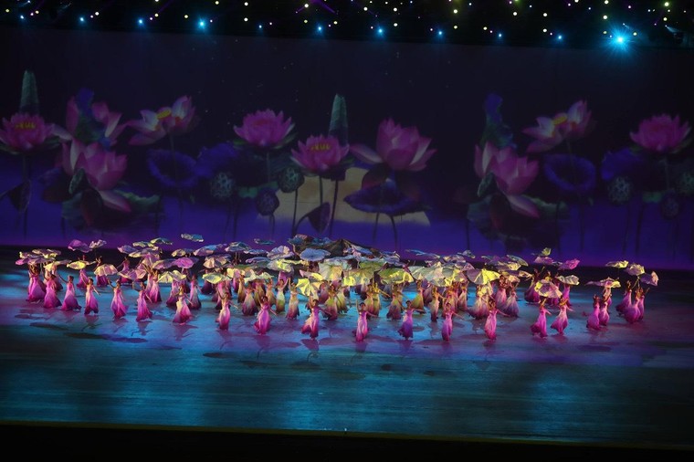 Khai mạc SEA Games 31: Thân thiện, hiện đại và mạnh mẽ ảnh 12