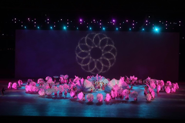 Khai mạc SEA Games 31: Thân thiện, hiện đại và mạnh mẽ ảnh 11