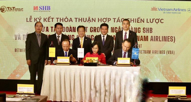 SHB, T&T Group hợp tác chiến lược toàn diện với Vietnam Airlines và TCT Đường sắt Việt Nam ảnh 1
