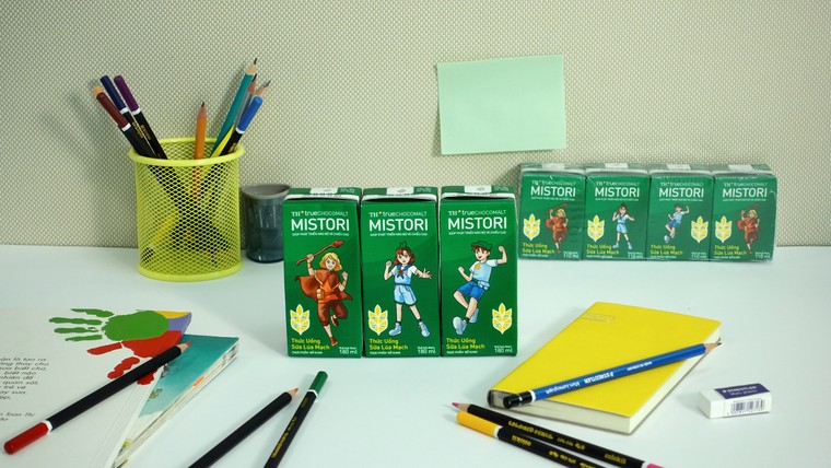 Mẹ lựa chọn thức uống mang theo trong balo, đảm bảo thơm ngon, dinh dưỡng cho con ảnh 1