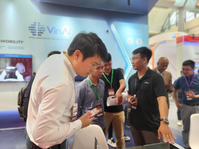VinAI mang đến trải nghiệm AI đột phá tại Triển lãm Quốc tế Vietnam Industry 4.0 ảnh 2