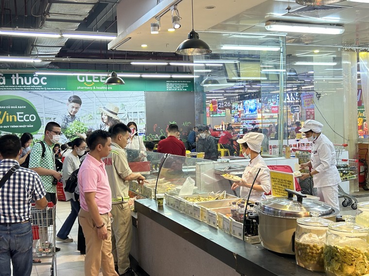 Tưng bừng ưu đãi chào hè, WinMart đón hội viên WIN thứ 5.000.000 ảnh 1