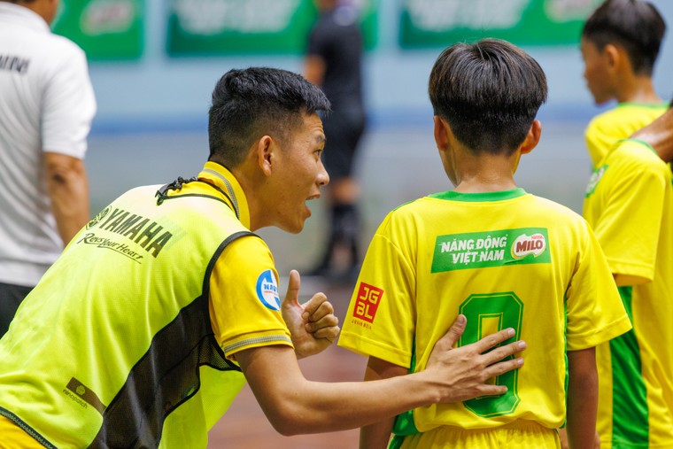 Nestlé MILO trao tặng 16 suất học bổng 'Có chí thì nên' tại Giải bóng đá Nhi đồng (U11) toàn quốc ảnh 6