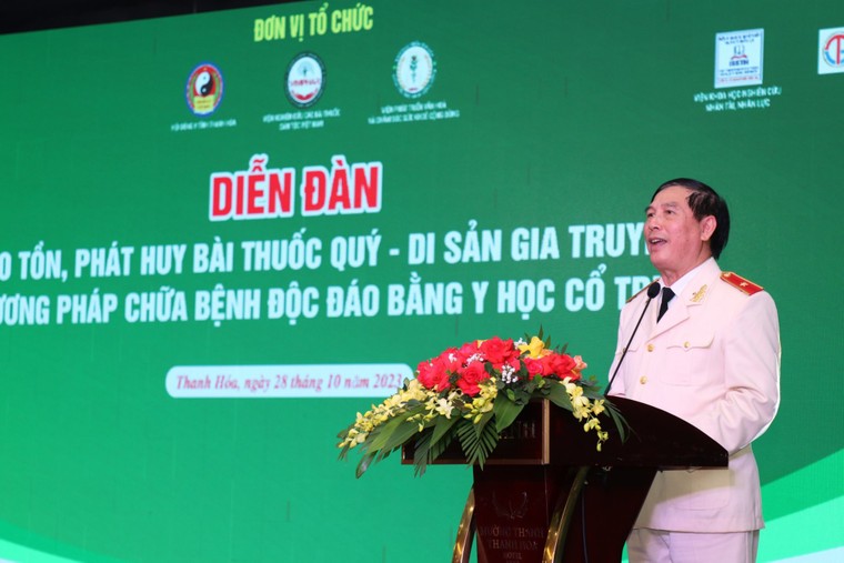 Tôn vinh đội ngũ thầy thuốc hết lòng bảo tồn và phát huy các bài thuốc quý ảnh 4