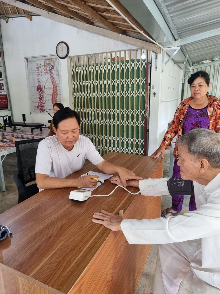 Một đời hết lòng vì y học cổ truyền ảnh 3