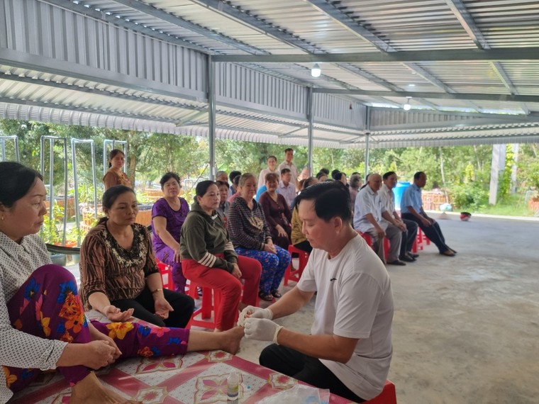 Một đời hết lòng vì y học cổ truyền ảnh 2