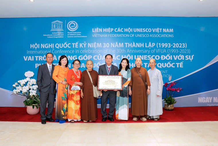 Một đời hết lòng vì y học cổ truyền ảnh 5