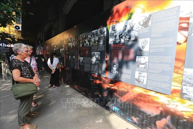 Khách du lịch quốc tế đến Hà Nội vượt ngưỡng 4 triệu lượt ảnh 2