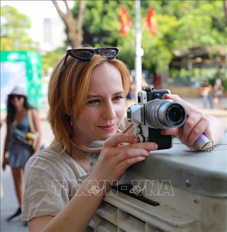 Khách du lịch quốc tế đến Hà Nội vượt ngưỡng 4 triệu lượt ảnh 3