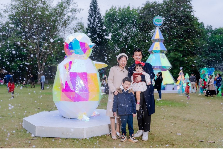 Bầu trời khác lạ trong mắt thế giới trẻ thơ khi đến với 'Khu rừng pha lê' cách hồ Hoàn Kiếm 14km ảnh 3