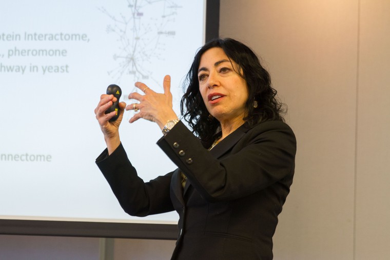 Các nhà khoa học hàng đầu thế giới “mổ xẻ” tương lai AI và loài người trong 10 năm tới ảnh 2