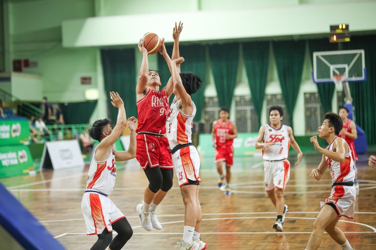 Hơn 1.000 sinh viên tranh tài tại Giải Bóng rổ Sinh viên TP.HCM năm 2023 ảnh 3