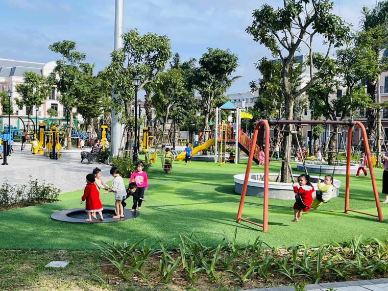 'Ngày hội Sức sống Trung tâm' Vincom Shophouse Royal Park Quảng Trị lan toả không khí rộn ràng ảnh 4