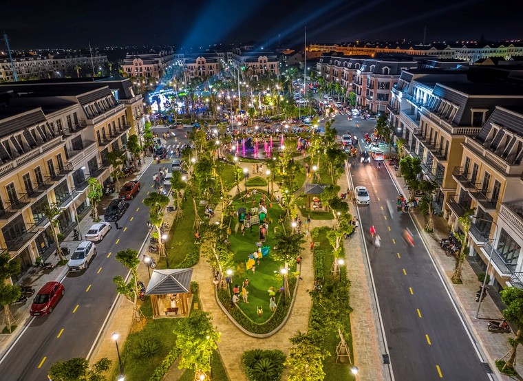 'Ngày hội Sức sống Trung tâm' Vincom Shophouse Royal Park Quảng Trị lan toả không khí rộn ràng ảnh 5