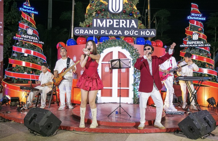 Ngập tràn không khí Giáng sinh tại Đức Hòa – Long An ảnh 2