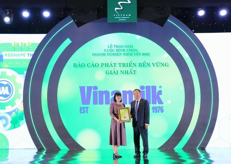 Vinamilk “bội thu” giải thưởng phát triển bền vững ảnh 4
