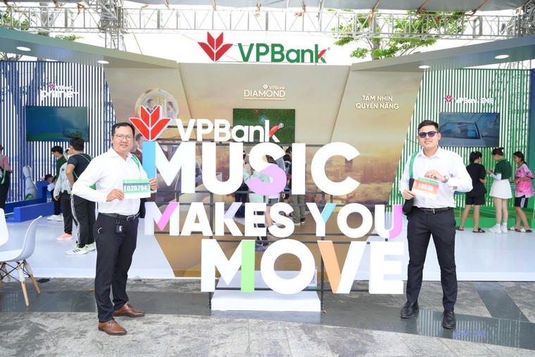 Runner rạng rỡ trong ngày nhận BIB VPBank Can Tho Music Night Run 2024 ảnh 7