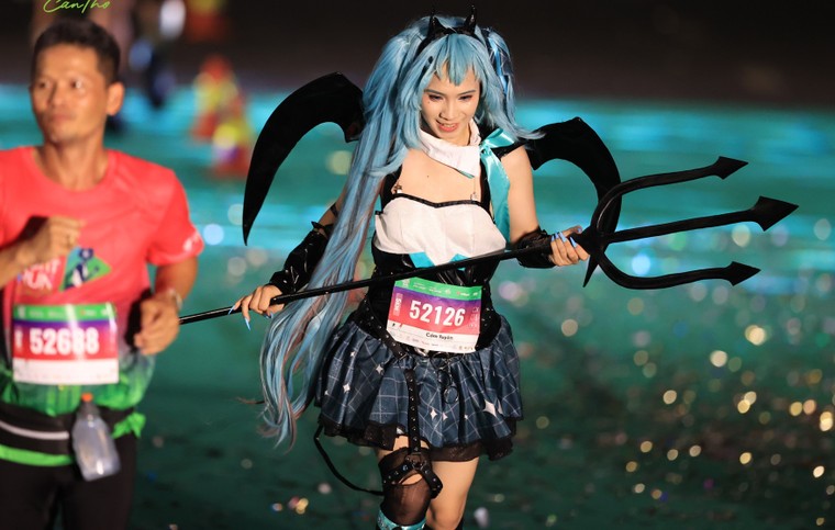 Isaac, Long Nón Lá hào hứng chạy đêm cùng hàng ngàn người ở Cần Thơ ảnh 5