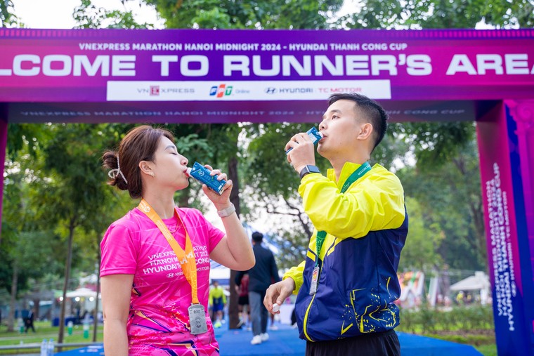 Vinamilk tài trợ “132 kg đạm” cho 11.000 runner VnExpress Marathon Hà Nội ảnh 2