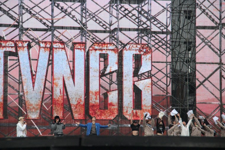 Dàn anh tài “vượt chông gai” tổng duyệt concert dưới cái rét Hà Nội ảnh 11