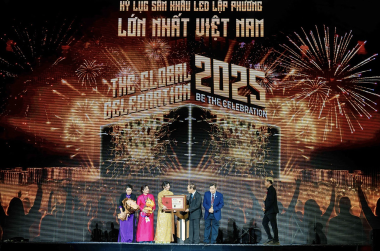 Đón năm mới tại The Global City: Lễ hội đếm ngược đẳng cấp quốc tế, không xô bồ mà vẫn “cháy hết nấc” ảnh 7