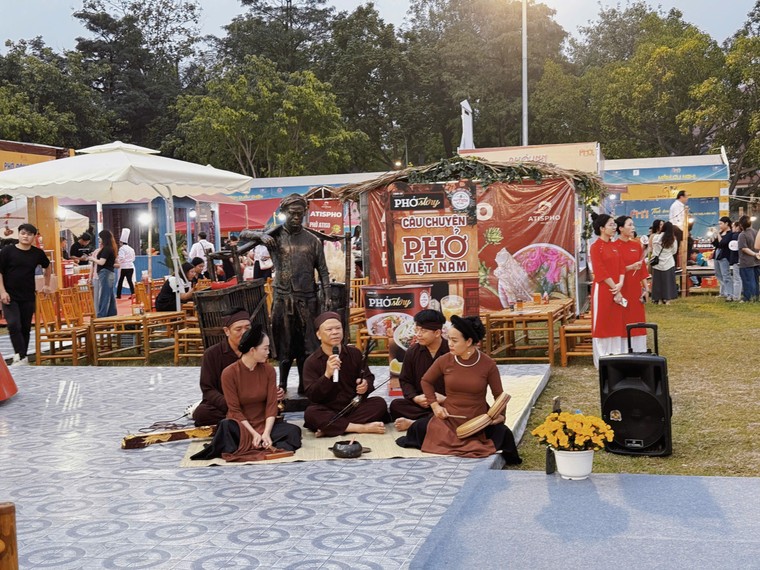 Khai mạc Festival Phở 2025: "Tinh hoa phở Việt - Di sản trong kỷ nguyên số" ảnh 6