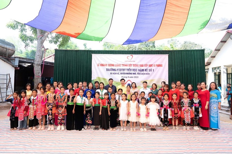 Quỹ Thiện Tâm đón nhận Huân chương Lao động hạng Nhất của Chủ tịch nước ảnh 1