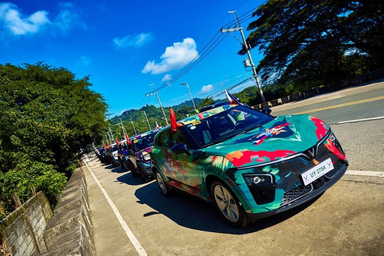 Dàn xe điện VinFast cực chất khuấy động đường phố Philippines ảnh 2