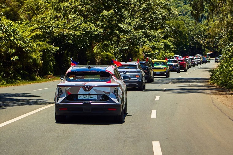 Dàn xe điện VinFast cực chất khuấy động đường phố Philippines ảnh 8