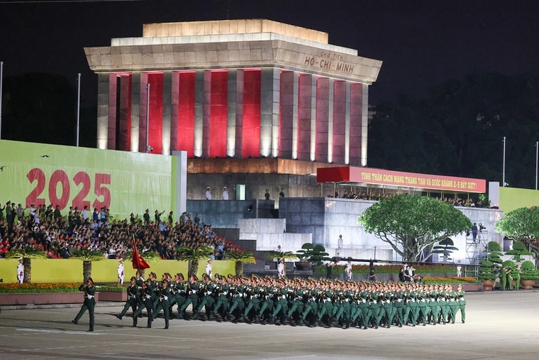 Lần đầu tiên các lực lượng tham gia A80 tổng hợp luyện tại Quảng trường Ba Đình ảnh 2