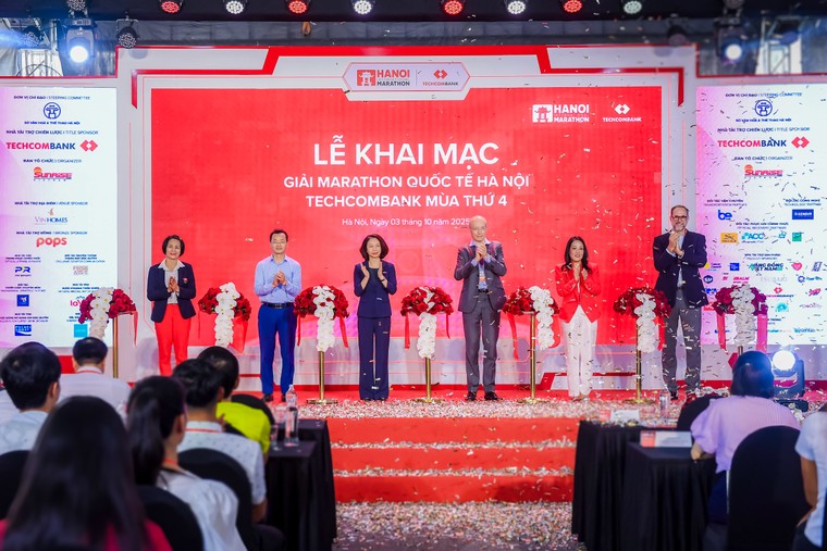 Khai mạc giải Marathon Quốc tế Hà Nội Techcombank mùa thứ 4: Giải chạy biểu trưng của Thủ đô, kết nối cộng đồng, tôn vinh giá trị di sản – văn hóa ảnh 4