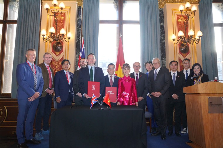 Vietjet và Rolls-Royce ký kết hợp đồng động cơ Trent 7000 trị giá 3,8 tỷ Đô la Mỹ trong chuyến thăm Vương quốc Anh của Tổng bí thư Tô Lâm ảnh 2