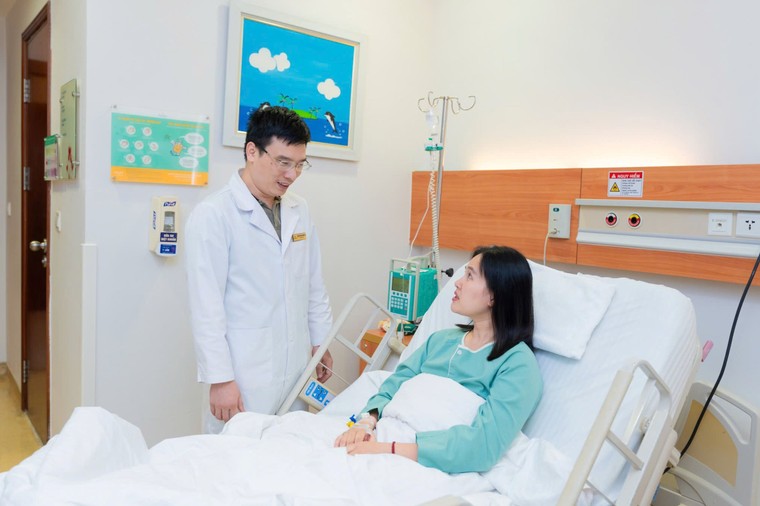 Hành trình tìm lại nụ cười cho những phụ nữ nhiều năm sợ soi gương ảnh 1