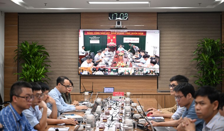 Viettel kích hoạt toàn mạng lưới ứng phó bão số 13, đảm bảo thông tin thông suốt phục vụ chỉ huy cứu hộ ảnh 1