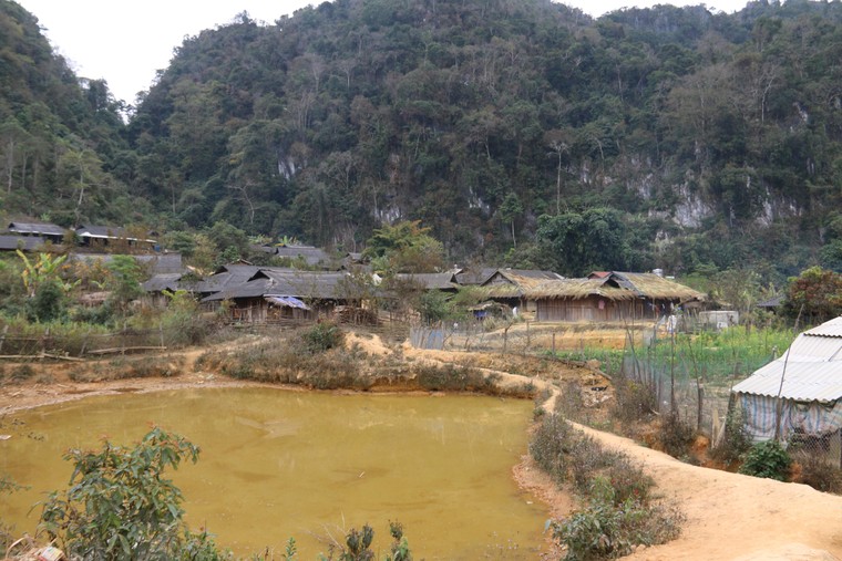 Vùng đất của những thiếu nữ đẻ sớm nhất Việt Nam ảnh 1