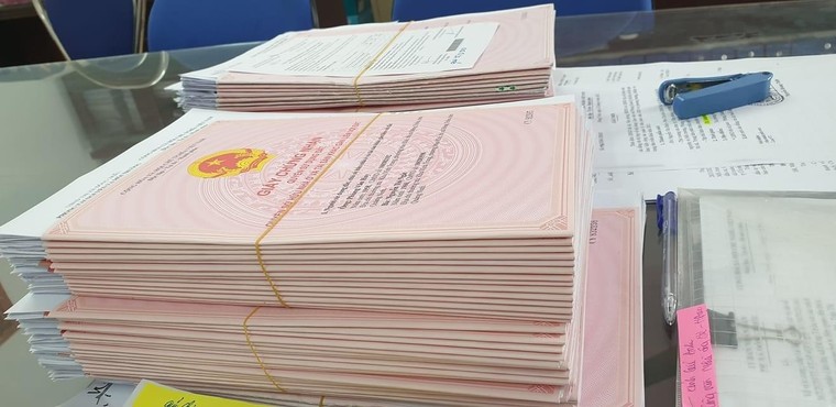 Sốt đất đừng đổ tại ‘cò’ ảnh 1