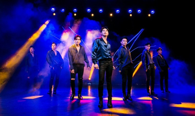 Noo Phước Thịnh khiến fans hâm mộ Hà Nội ‘cuồng si’ với màn cover hit ‘Ánh nắng của anh’ ảnh 2