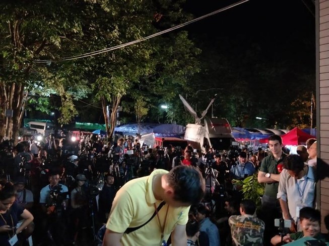 Công cuộc giải cứu đội bóng Thái Lan phải tạm hoãn ảnh 1