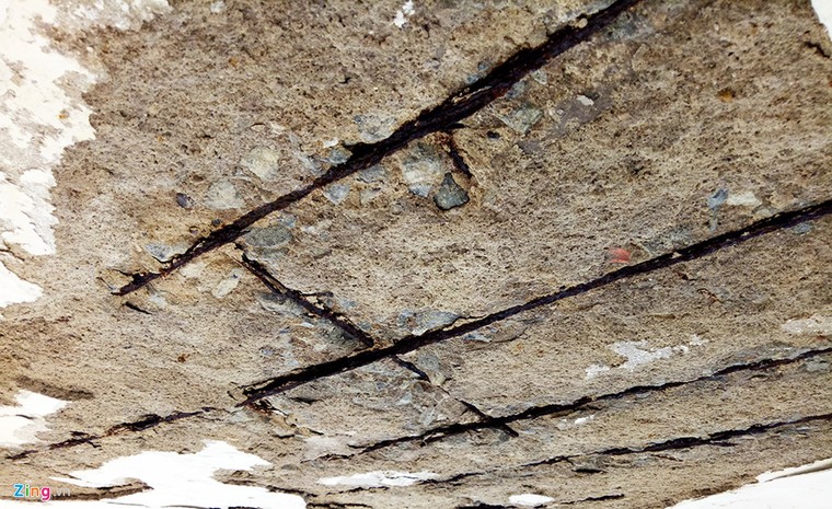 Vừa dạy học vừa run trong trường cấp 2 sắp sập ảnh 3