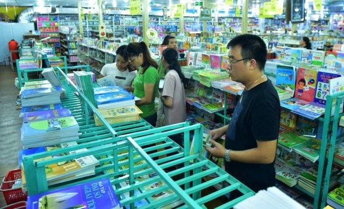 Bộ GD&ĐT nói gì trước tình trạng thiếu SGK trầm trọng? ảnh 2