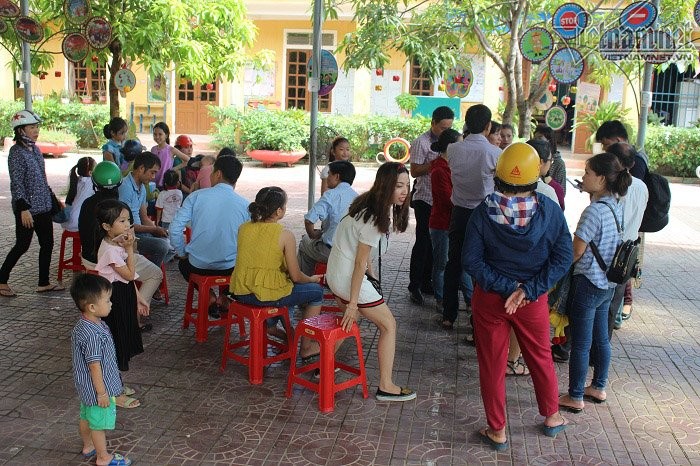 Hàng trăm trẻ em Hà Tĩnh bị từ chối trong ngày tựu trường ảnh 3