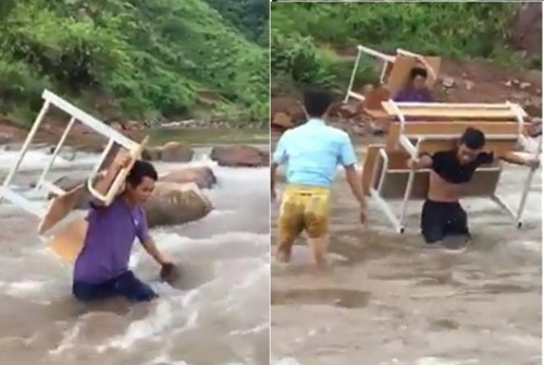 Thầy giáo vùng cao cõng bàn ghế vượt suối chuẩn bị ngày tựu trường ảnh 1