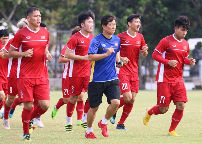 Hậu vệ Đoàn Văn Hậu vắng mặt ở trận bán kết gặp Hàn Quốc ảnh 2