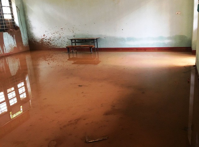 Nhiều trường học Thanh Hóa vẫn ngập sâu trong đất trước ngày khai giảng ảnh 6